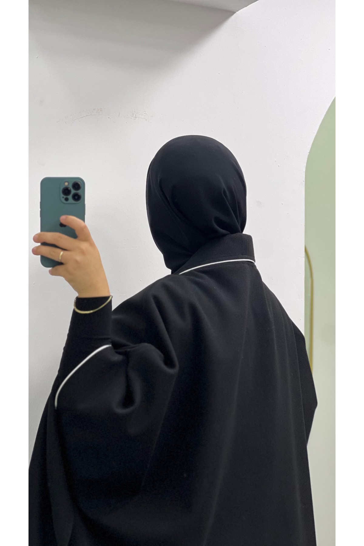 Sade Yaka Tasarım Panço 95cm (Kol ve Yaka Biyeli) Sade Yaka Tasarım Panço 95cm (Kol ve Yaka Biyeli)